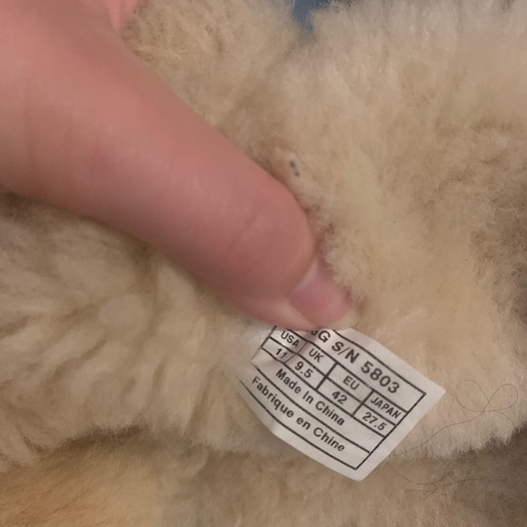 Size 11 Ugg Boots Foldover Missing Button - Picture 4 of 4